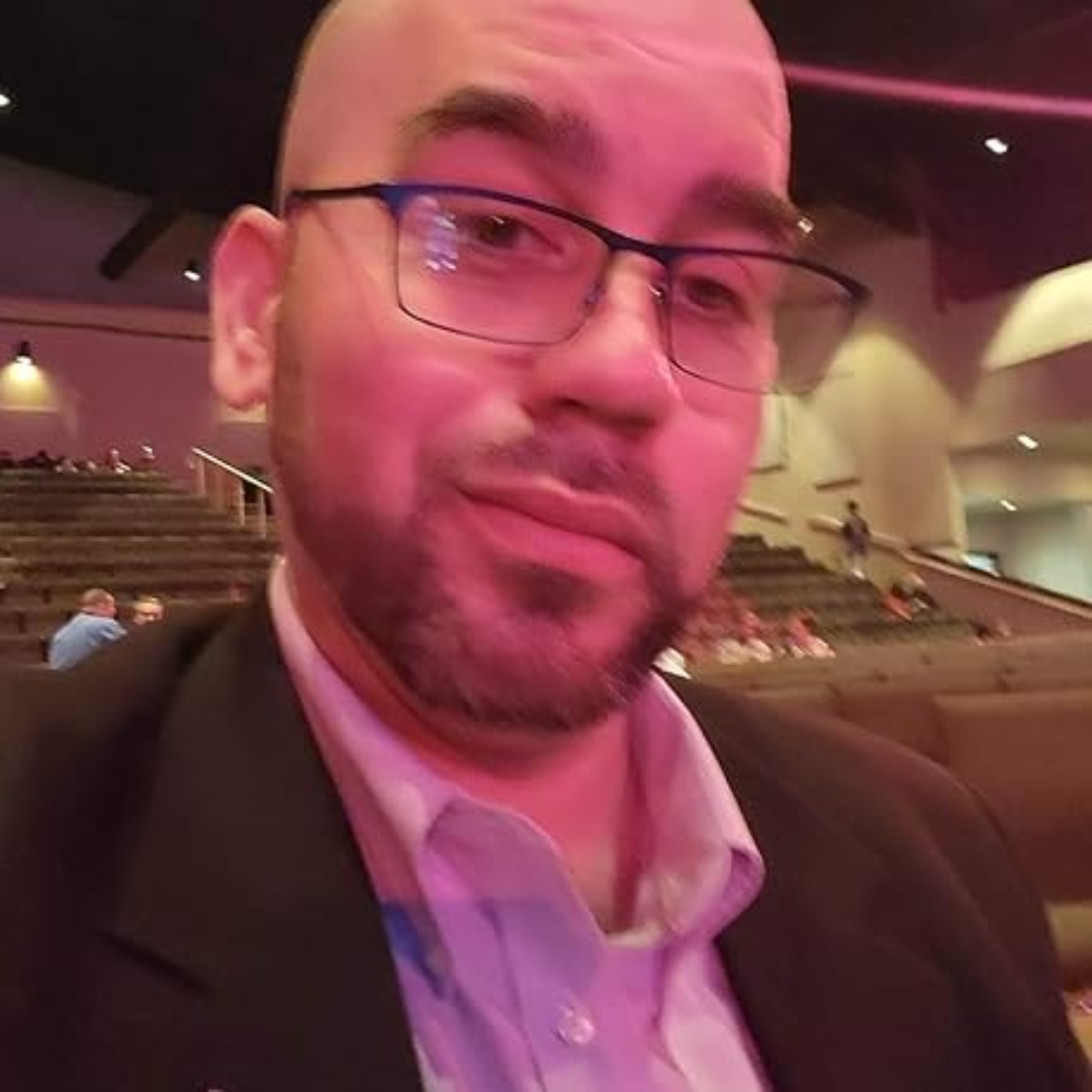 <strong>Michael Thompson</strong>